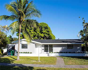 17821 SW 113th Ave Miami, FL 33157