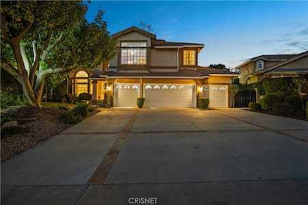 18411 Saint Moritz Dr Tarzana, CA 91356