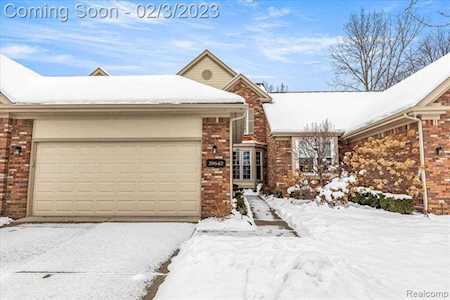 39640 Village Run Dr Northville, MI 48168
