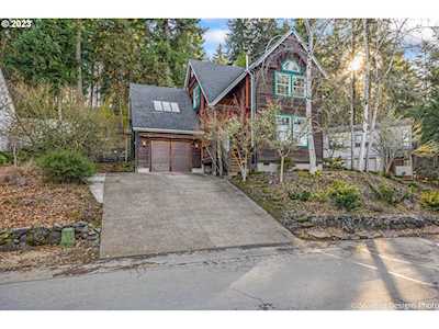 3348 Videra DR Eugene, OR 97405