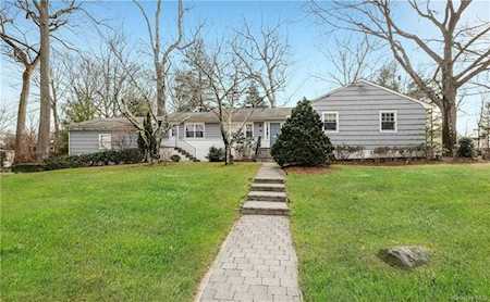 34 Sammis Lane White Plains, NY 10605