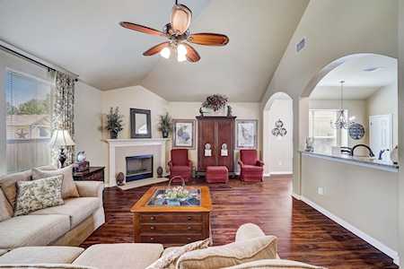 1008 Vintage DR Leander, TX 78641