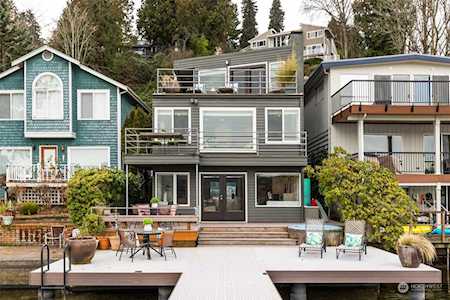 11730 Riviera Place NE Seattle, WA 98125