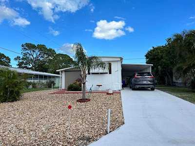 8121 SE Skylark Avenue Hobe Sound, FL 33455