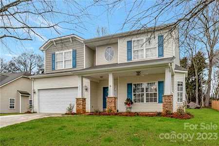 697 Yvonne Dr SW Concord, NC 28027