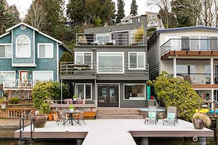 11730 Riviera Place NE Seattle, WA 98125