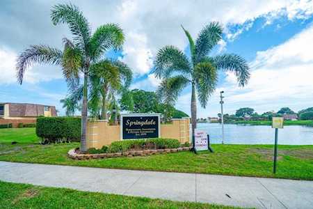 864 Springdale Circle Lake Worth Beach, FL 33461