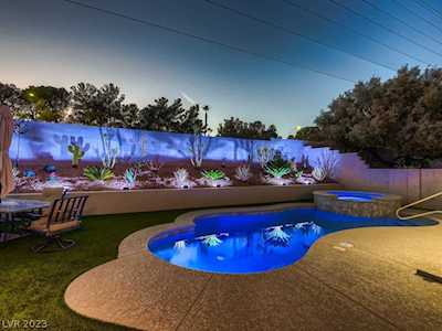 2105 Diamond Brook Ct Las Vegas, NV 89117