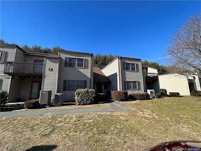 807 Twin Circle Drive South Windsor, CT 06074