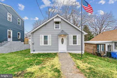 131 E 7th St Burlington, NJ 08016