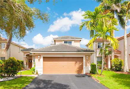1865 Aspen Ln Weston, FL 33327