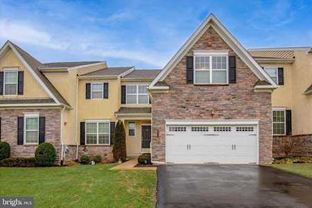2014 Pleasant Valley Dr Lansdale, PA 19446