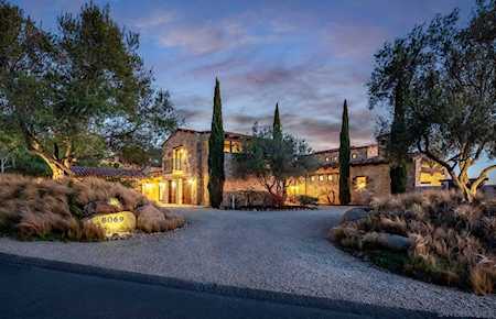 8069 Entrada De Luz E San Diego, CA 92127