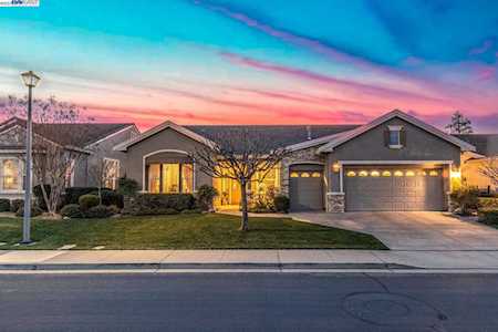 718 Richardson Dr Brentwood, CA 94513