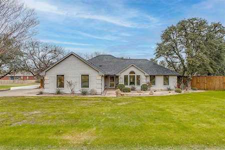 202 Highland Drive Aledo, TX 76008