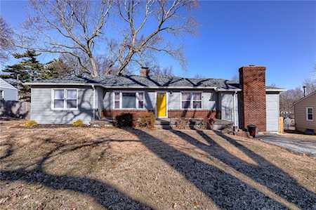 1206 NE Shady Lane Dr Gladstone, MO 64118