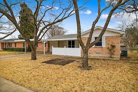 1230 Oriole Lane Garland, TX 75042