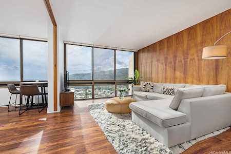 501 Hahaione Street #1/20K Honolulu, HI 96825
