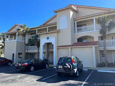 466 Bouchelle Dr #302 New Smyrna Beach, FL 32169