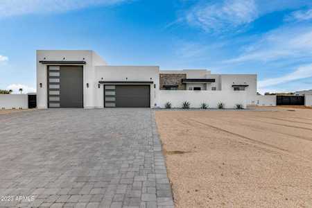10122 W Pinnacle Peak Road Peoria, AZ 85383