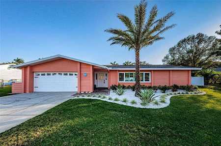 821 Jacaranda Dr Largo, FL 33770