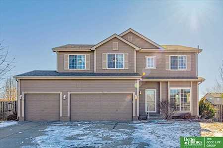 1003 Valleyview Dr Papillion, NE 68046