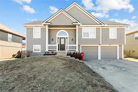 963 NW Dogwood Dr Grain Valley, MO 64029