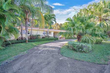 9400 SW 73rd Ave Pinecrest, FL 33156