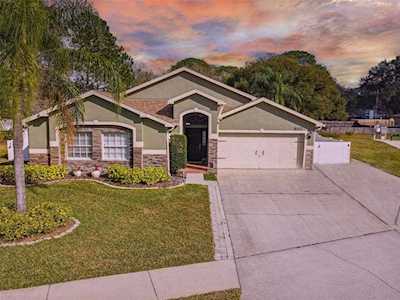 5728 Bass Dr Zephyrhills, FL 33541