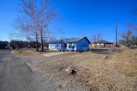 828 Pine Ln Cottonwood Shores, TX 78657