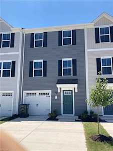 19 Clara Ct Suffolk, VA 23434