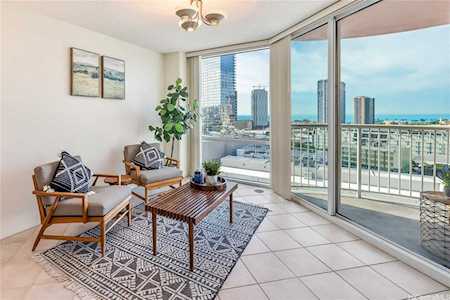 801 S King Street #1804 Honolulu, HI 96813