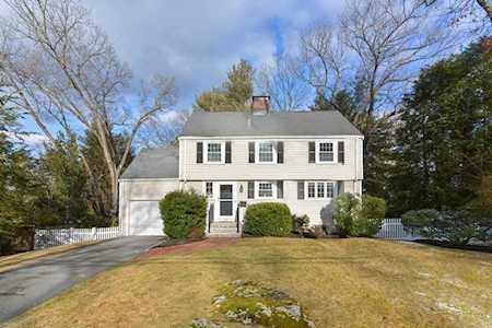 25 Crown Ridge Rd Wellesley, MA 02482