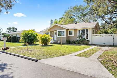 2006 20th Street Ct W Bradenton, FL 34205