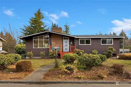 19204 Densmore Ave N Shoreline, WA 98133