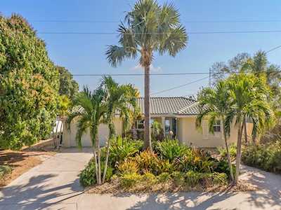 4041 Poinsettia Dr St. Pete Beach, FL 33706