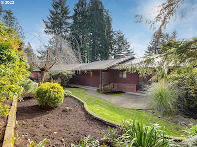 1920 SE Oak Shore LN Milwaukie, OR 97267