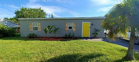 9090 Arpege Place Lake Worth, FL 33467