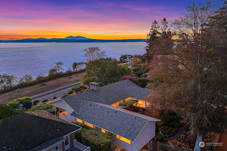 1928 Magnolia Blvd W Seattle, WA 98199