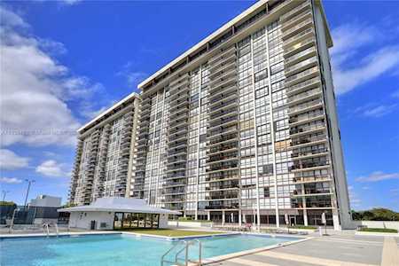 600 NE 36th St #809 Miami, FL 33137
