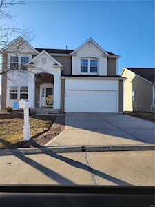1817 English Oak Dr Lake St Louis, MO 63367