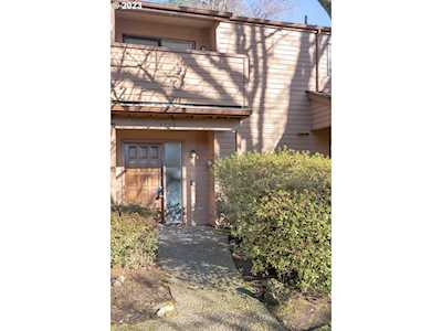 1720 Minda DR Eugene, OR 97401