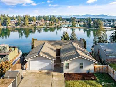 3017 Deer Island Dr E Lake Tapps, WA 98391