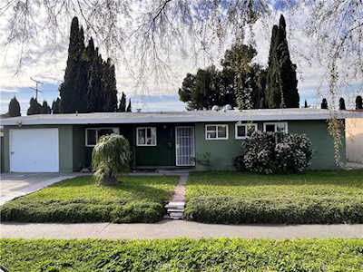 1703 Vuelta Grande Ave Long Beach, CA 90815