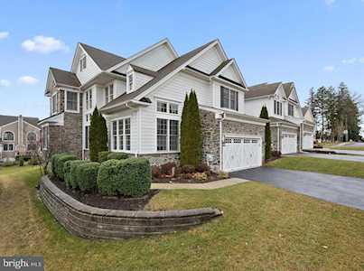 306 Sunny Brook Ln Newtown Square, PA 19073