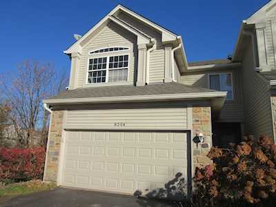 8204 Sierra Woods Ct Carpentersville, IL 60110
