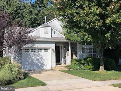604 Riviera Dr Williamstown, NJ 08094