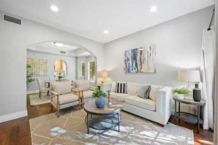 11808 Riverside Dr #14 Valley Village, CA 91607