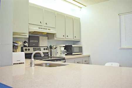 2800 Somerset Dr #307J Lauderdale Lakes, FL 33311