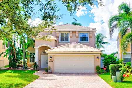 6064 Oak Bluff Way Lake Worth, FL 33467